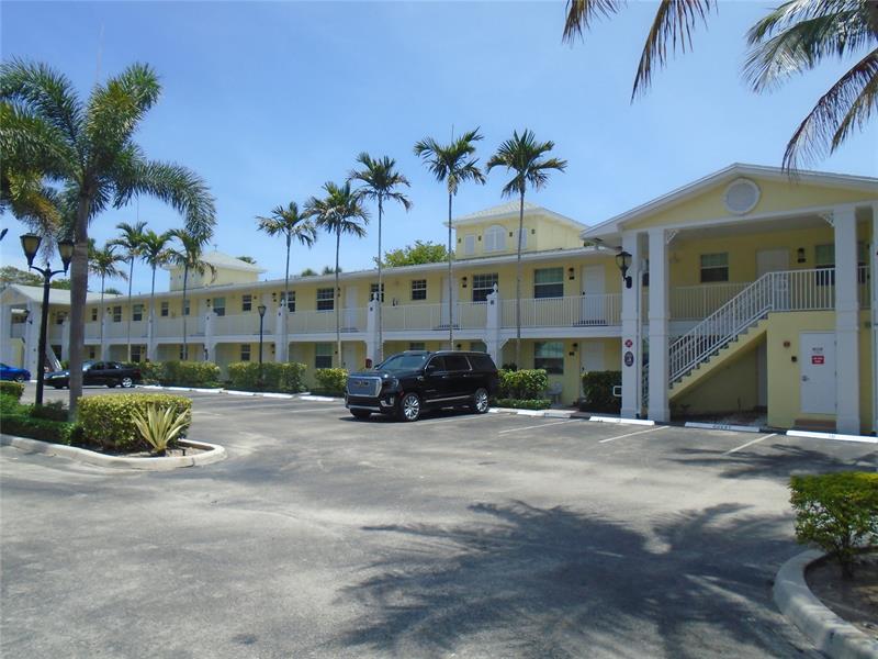 Image 38 of 49 For 2660 8th Ave  208