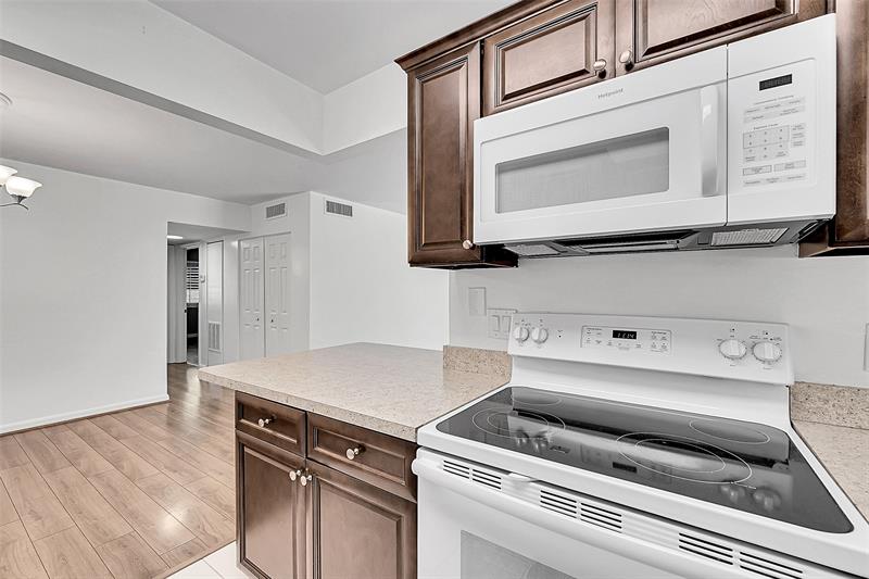 Image 12 of 34 For 1074 13th St  155c