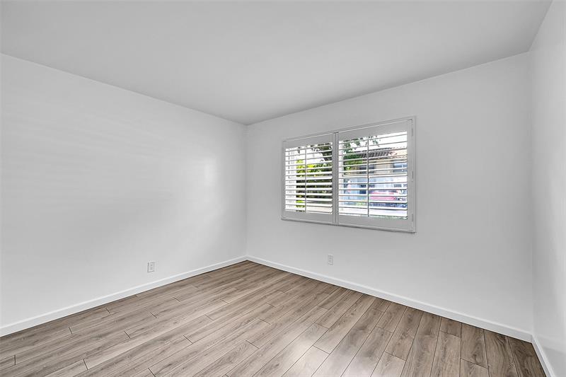 Image 18 of 34 For 1074 13th St  155c