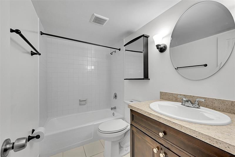 Image 20 of 34 For 1074 13th St  155c