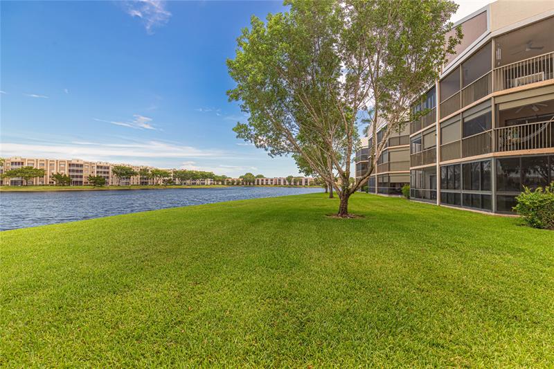 Image 27 of 49 For 7312 Fairfax Dr  102
