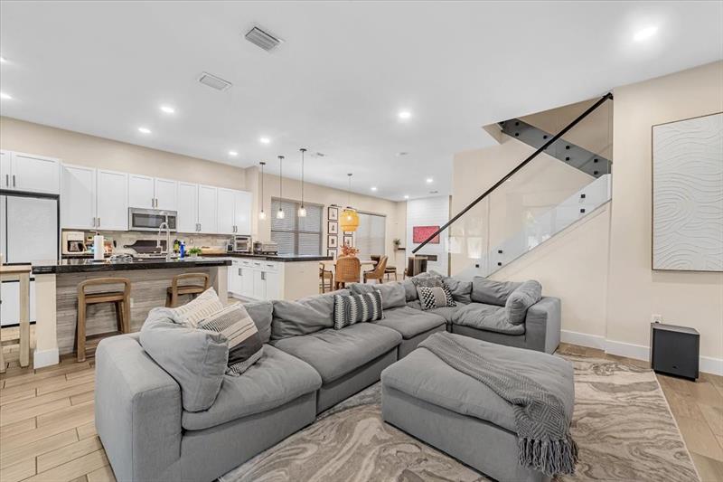 Image 6 of 37 For 9872 34th Ln