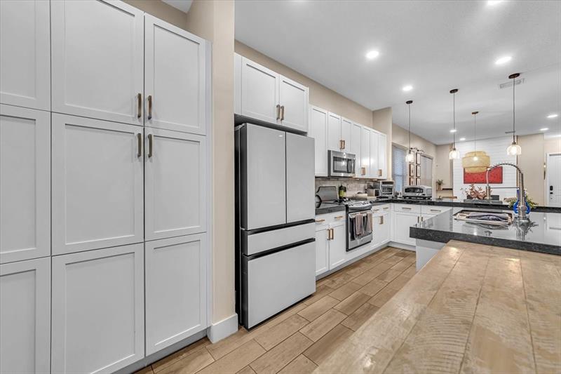 Image 8 of 37 For 9872 34th Ln