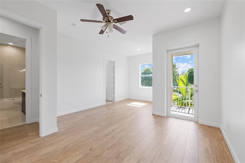 Image 19 of 43 For 1428 4th Ave  1428