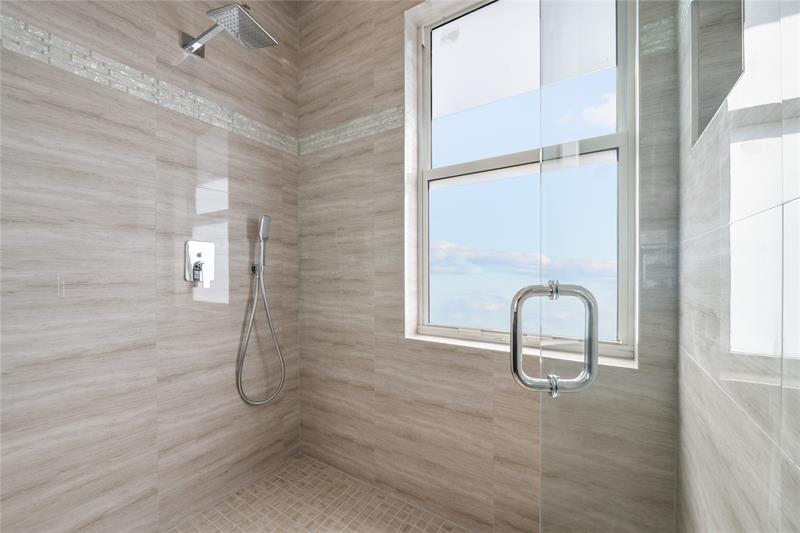 Image 23 of 43 For 1428 4th Ave  1428