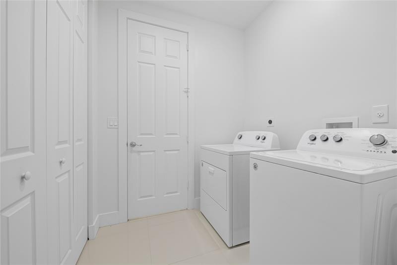 Image 31 of 43 For 1428 4th Ave  1428