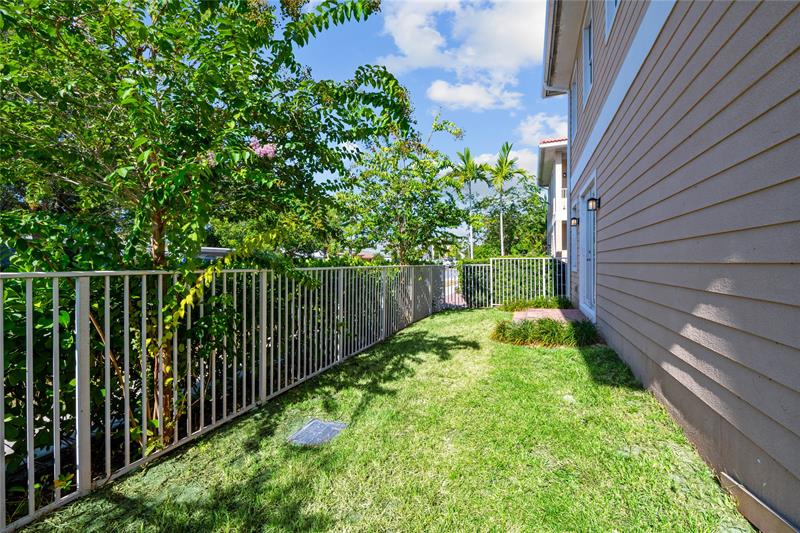 Image 33 of 43 For 1428 4th Ave  1428