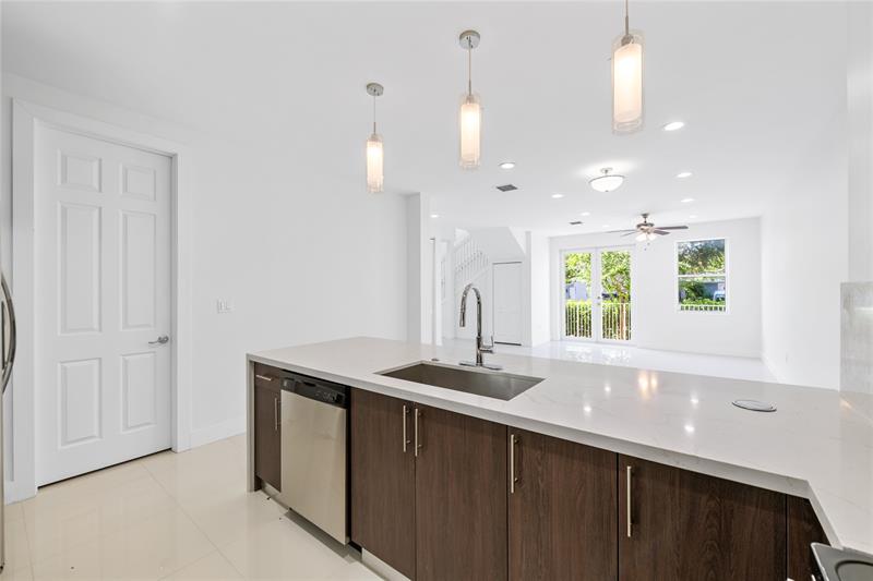 Image 5 of 43 For 1428 4th Ave  1428