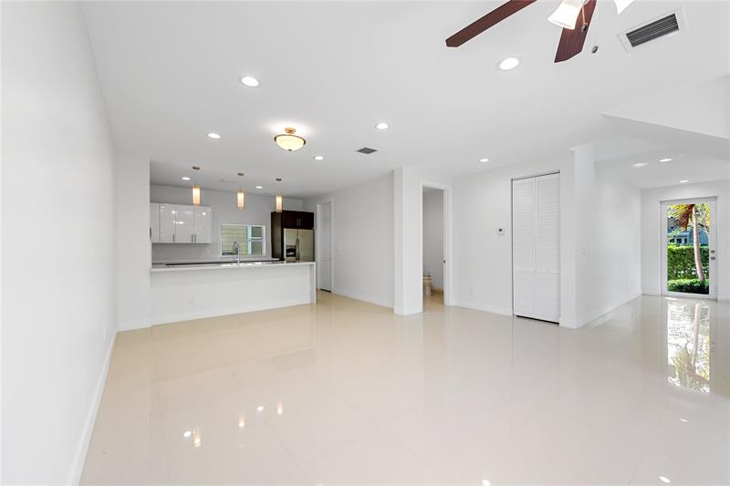Image 7 of 43 For 1428 4th Ave  1428