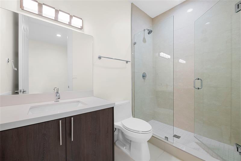 Image 11 of 49 For 1432 4th Ave  1432