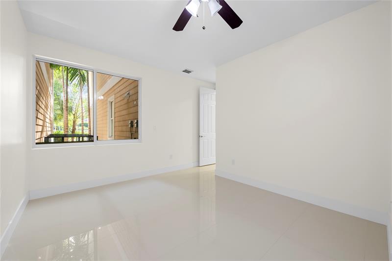 Image 12 of 49 For 1432 4th Ave  1432