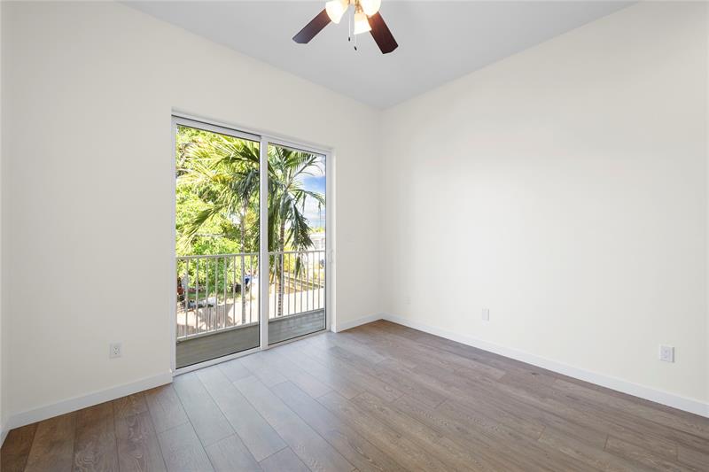 Image 18 of 49 For 1432 4th Ave  1432