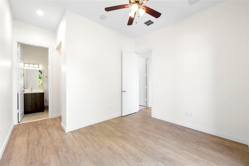 Image 20 of 49 For 1432 4th Ave  1432