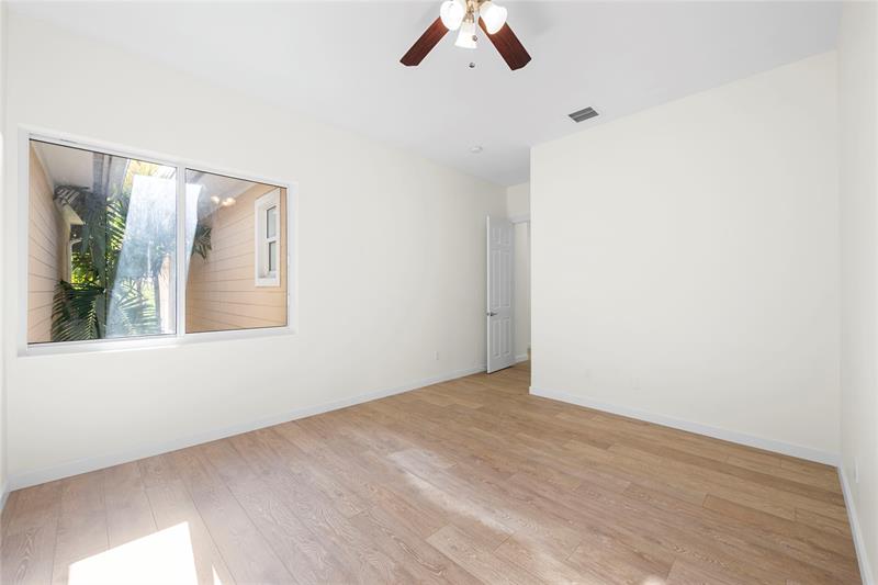 Image 24 of 49 For 1432 4th Ave  1432