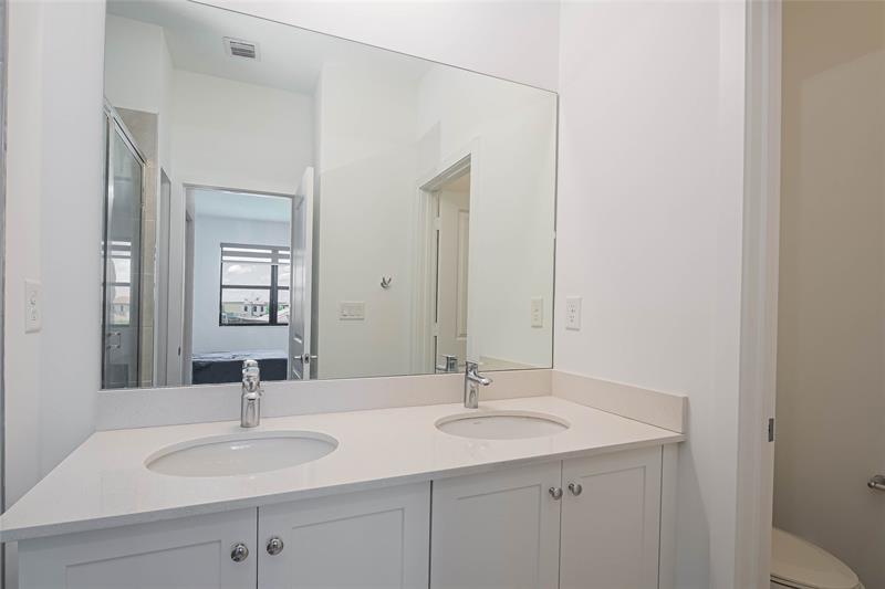 Image 18 of 30 For 5461 Soria Ave
