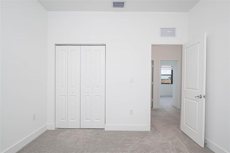 Image 21 of 30 For 5461 Soria Ave
