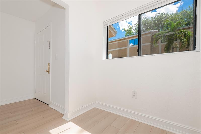 Image 12 of 34 For 9481 Palm Cir