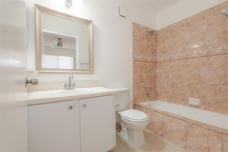Image 26 of 34 For 9481 Palm Cir
