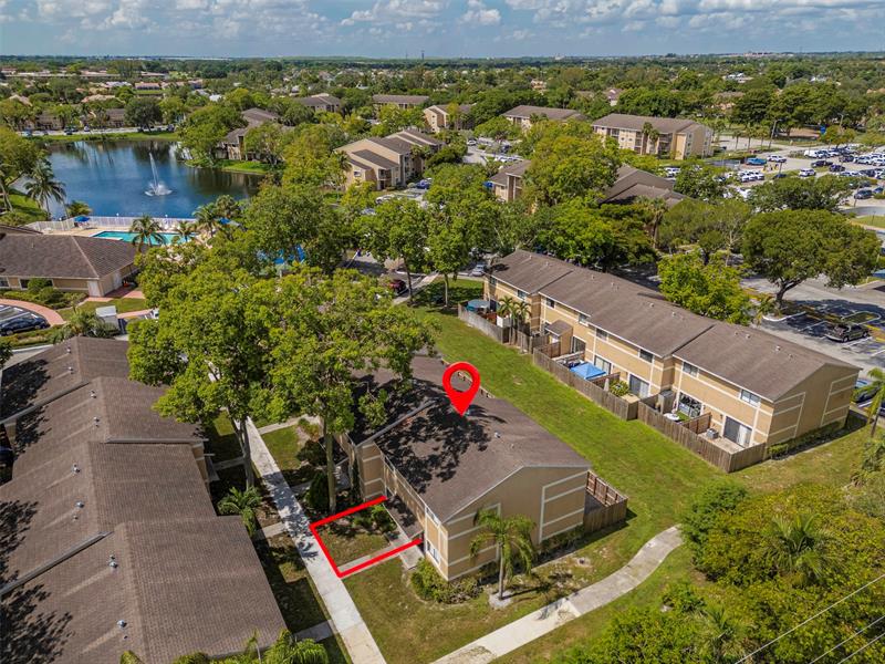 Image 30 of 34 For 9481 Palm Cir