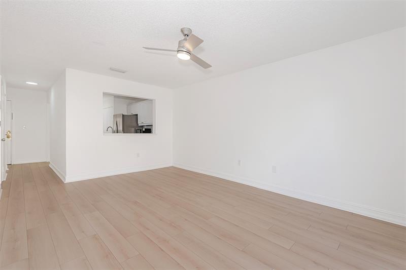 Image 6 of 34 For 9481 Palm Cir