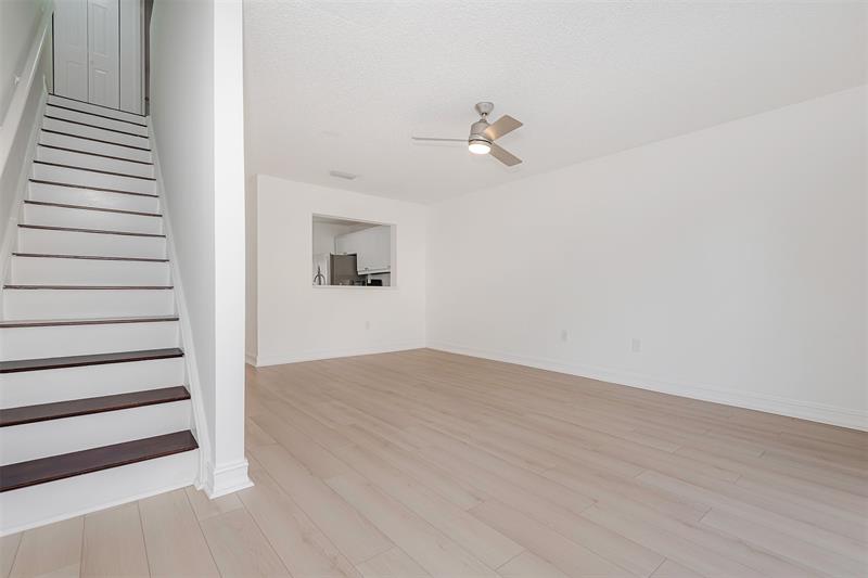 Image 7 of 34 For 9481 Palm Cir