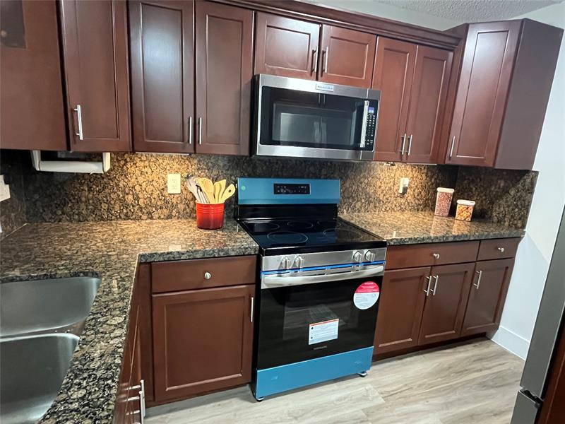 Image 11 of 36 For 7427 34th St  7427