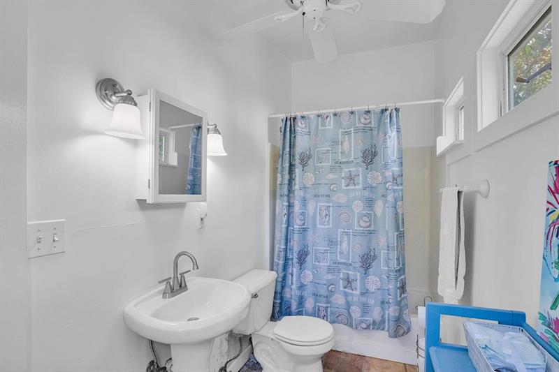 Image 29 of 30 For 30461 Poinciana Rd