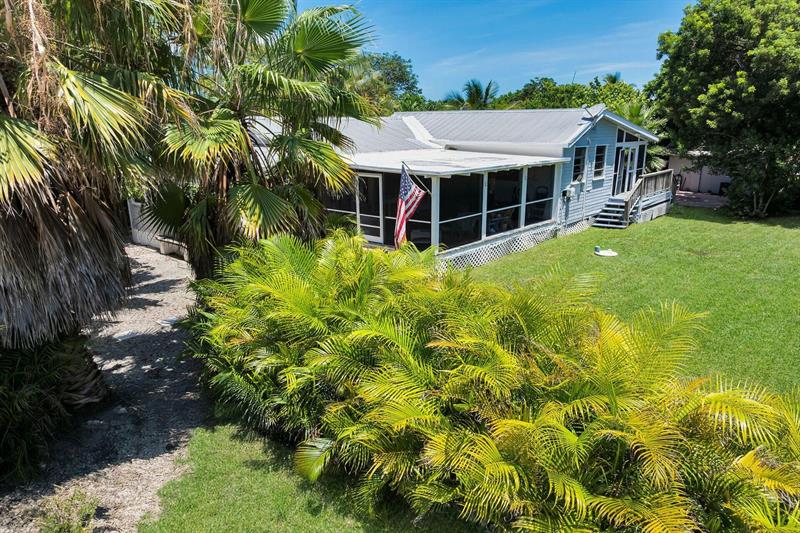 Image 3 of 30 For 30461 Poinciana Rd