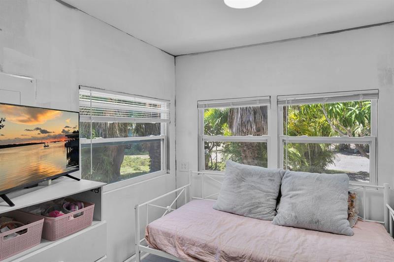 Image 30 of 30 For 30461 Poinciana Rd