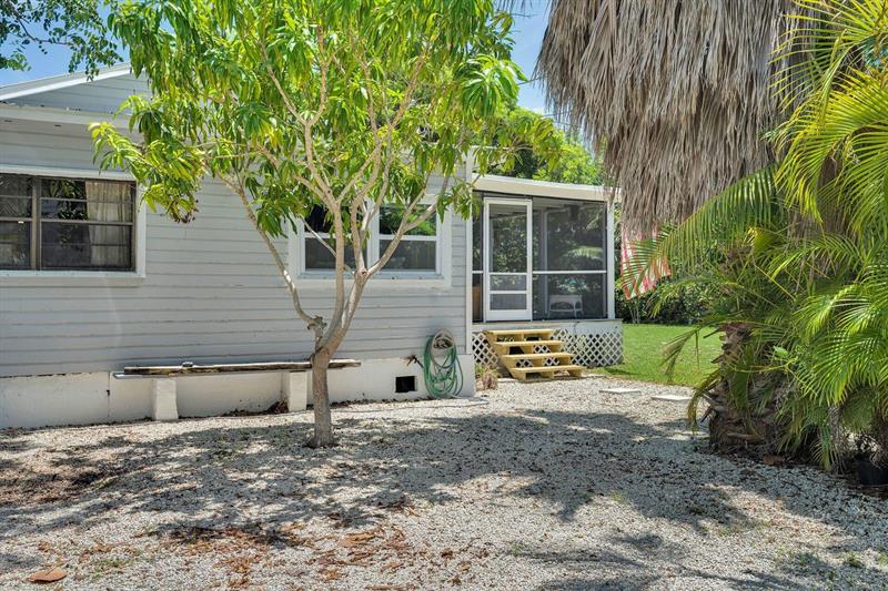 Image 6 of 30 For 30461 Poinciana Rd