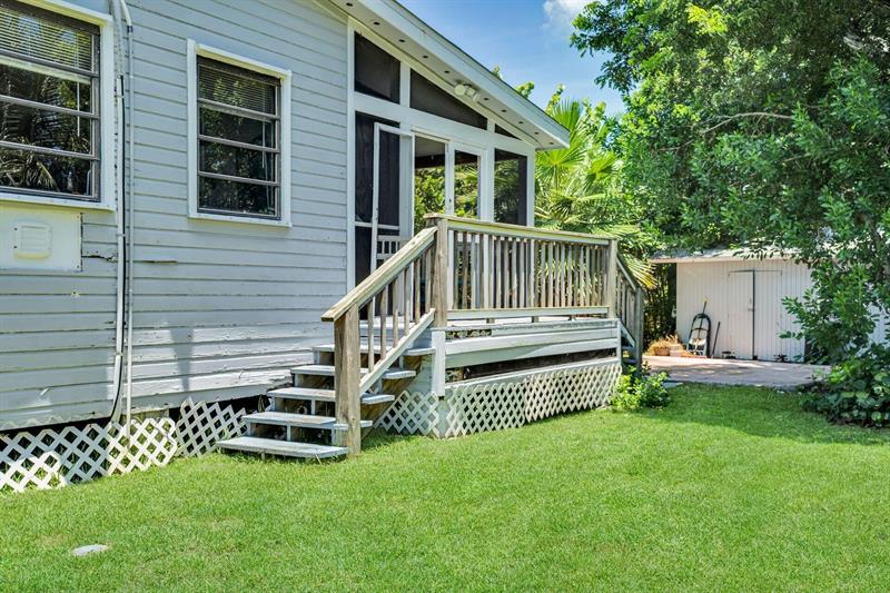 Image 9 of 30 For 30461 Poinciana Rd