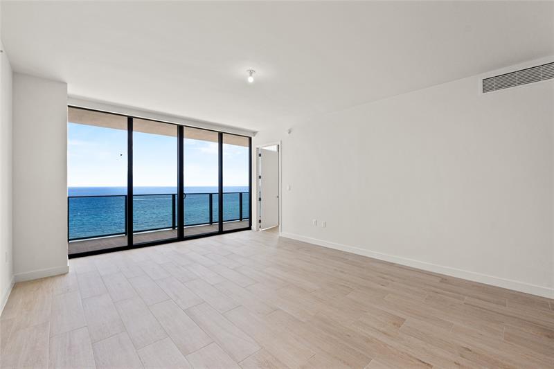 Image 10 of 64 For 900 Ocean Blvd.  1604