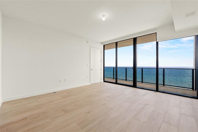 Image 21 of 64 For 900 Ocean Blvd.  1604