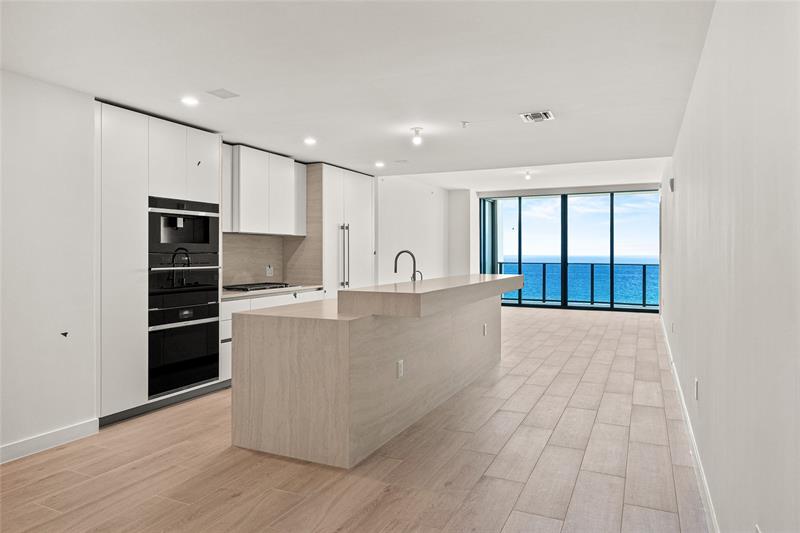 Image 8 of 64 For 900 Ocean Blvd.  1604
