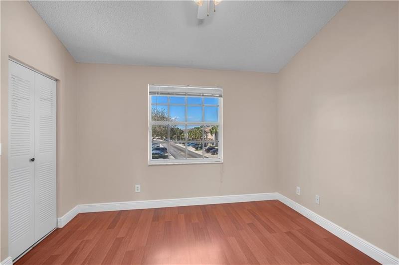 Image 15 of 20 For 211 120th Ave