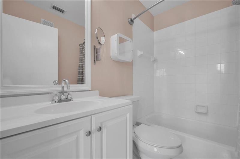 Image 17 of 20 For 211 120th Ave