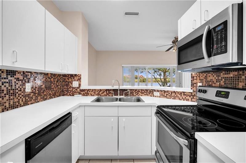 Image 3 of 20 For 211 120th Ave