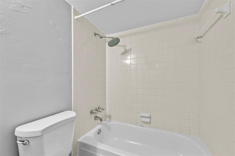 Image 17 of 26 For 7173 Orange Dr  217b