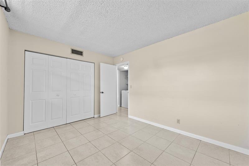 Image 19 of 26 For 7173 Orange Dr  217b