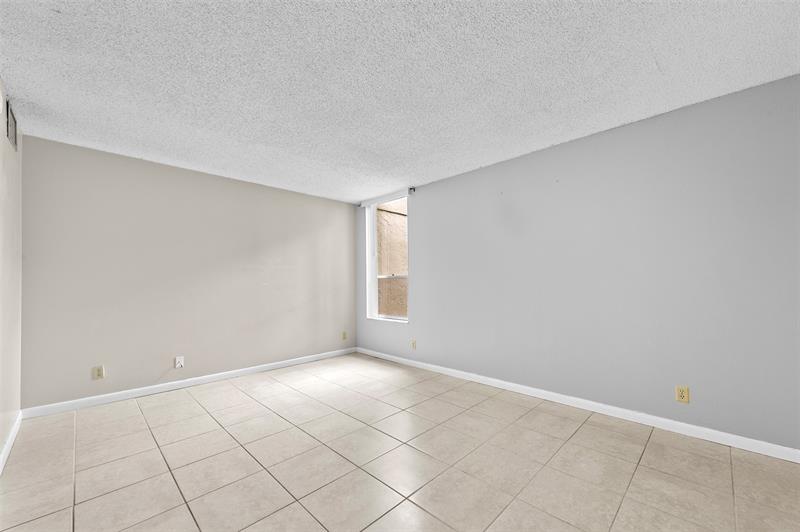 Image 20 of 26 For 7173 Orange Dr  217b