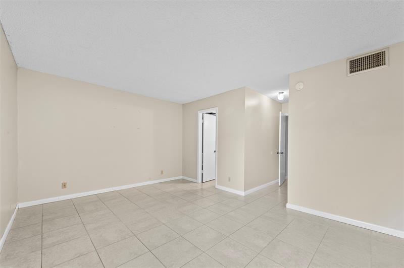 Image 22 of 26 For 7173 Orange Dr  217b