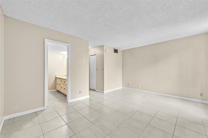 Image 23 of 26 For 7173 Orange Dr  217b