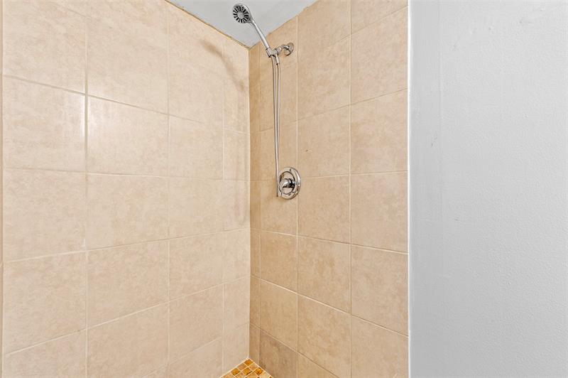 Image 25 of 26 For 7173 Orange Dr  217b