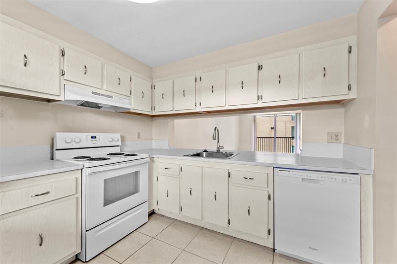 Image 3 of 26 For 7173 Orange Dr  217b
