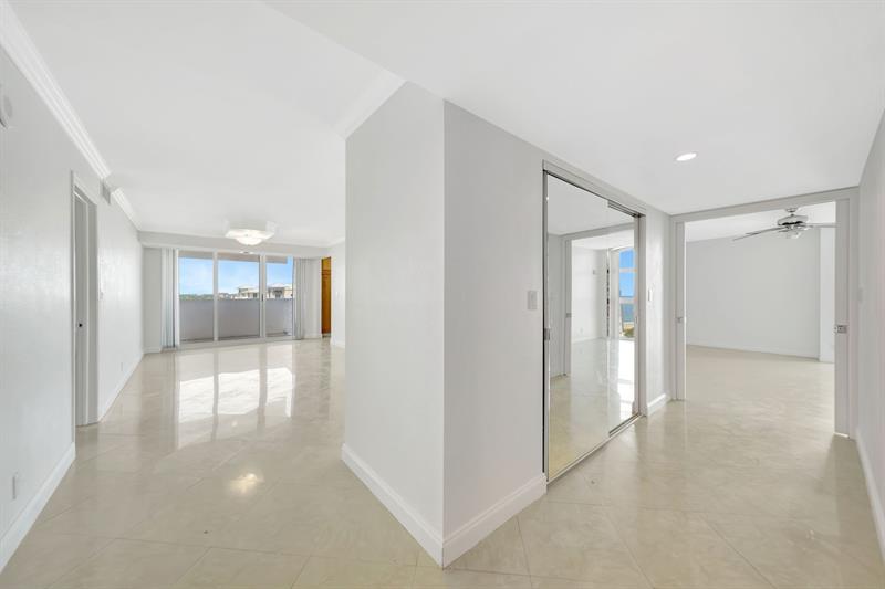 Image 10 of 58 For 1360 Ocean Blvd  905