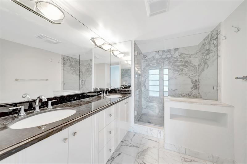 Image 19 of 58 For 1360 Ocean Blvd  905