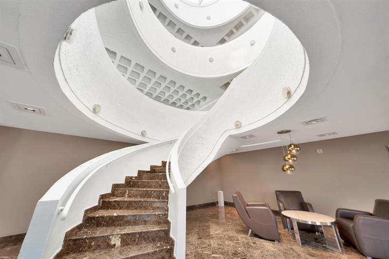 Image 49 of 58 For 1360 Ocean Blvd  905