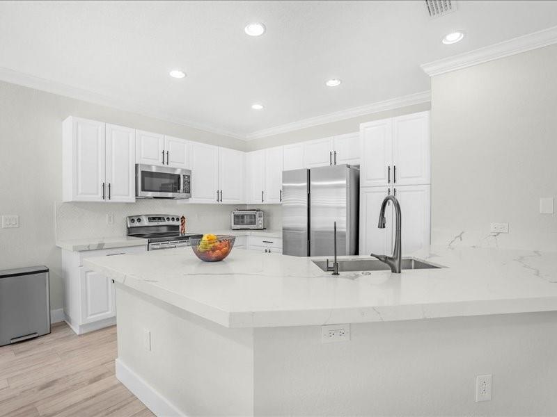Image 3 of 40 For 4712 Grand Cypress Cir