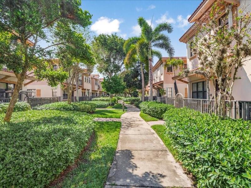 Image 34 of 40 For 4712 Grand Cypress Cir