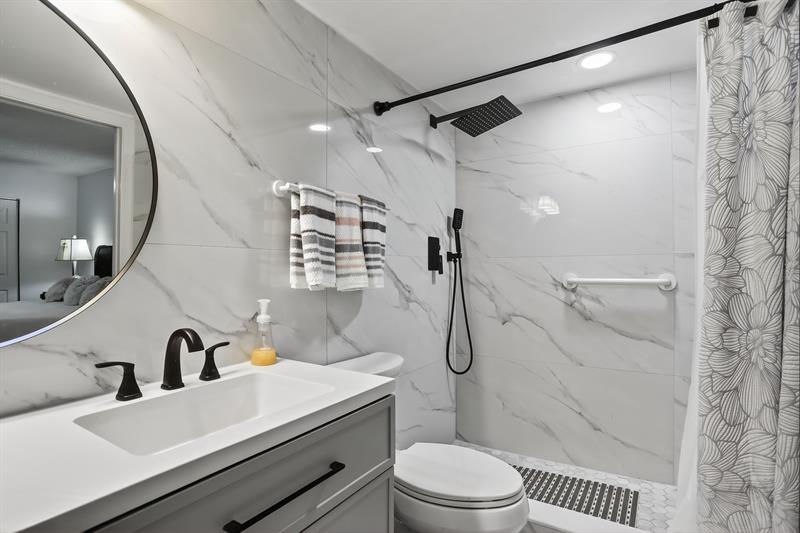 Image 28 of 50 For 2403 Antigua Cir  B2